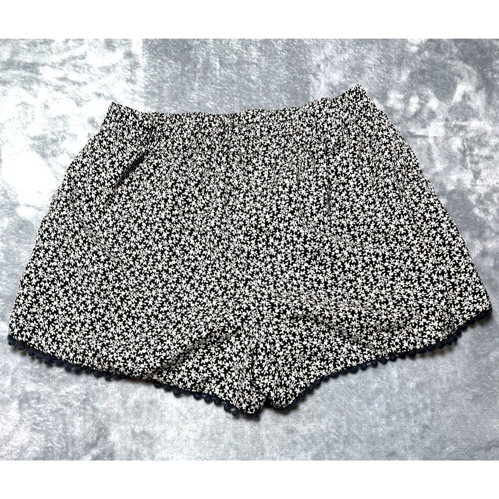 Phanuel Black and White Floral Women’s Shorts